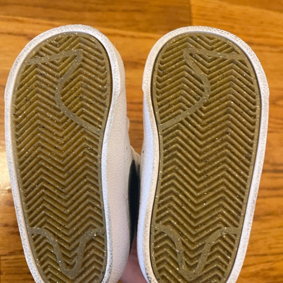 Nike White and Black High-Top Sneakers with Leather Finish - Picture 5 of 5